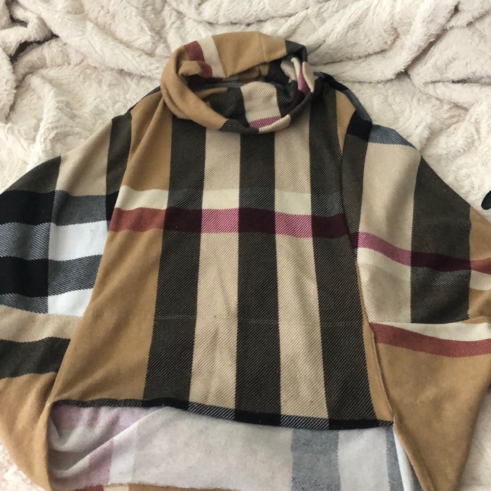 Burberry Look-alike Pattern Poncho